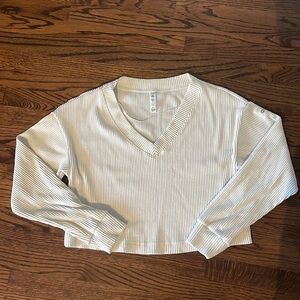 Alo Yoga Muse Ivory V-Neck Pullover Size Medium